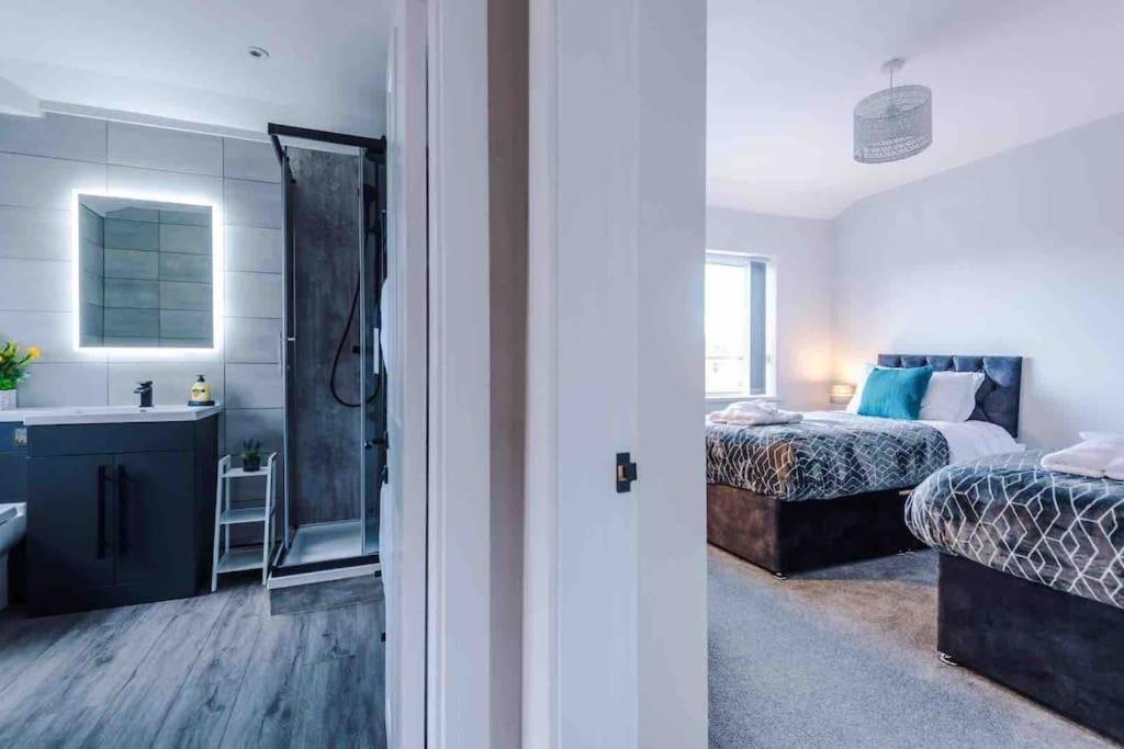 Sandileigh House By Yourstays - Luxurious 3 Bedroom House In 艾纯查姆 外观 照片